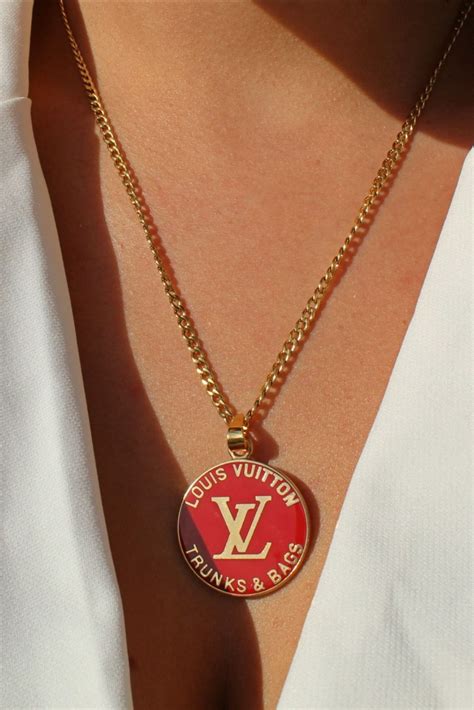 louis vuitton pendants